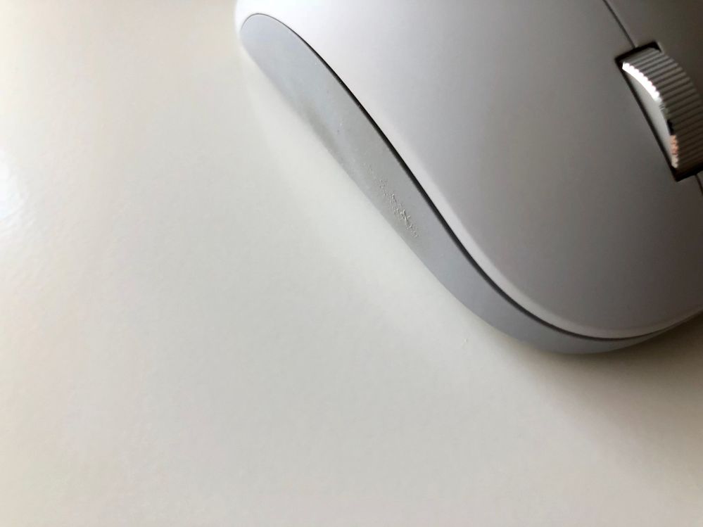 Microsoft Surface Precision Mouse - Plastic issue_01.jpg