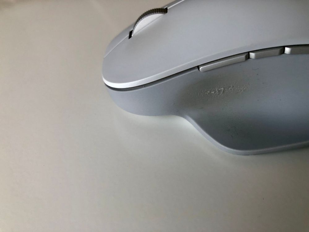 Microsoft Surface Precision Mouse - Plastic issue_02.jpg