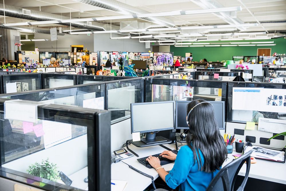 CLO17_callCenter_006.jpg