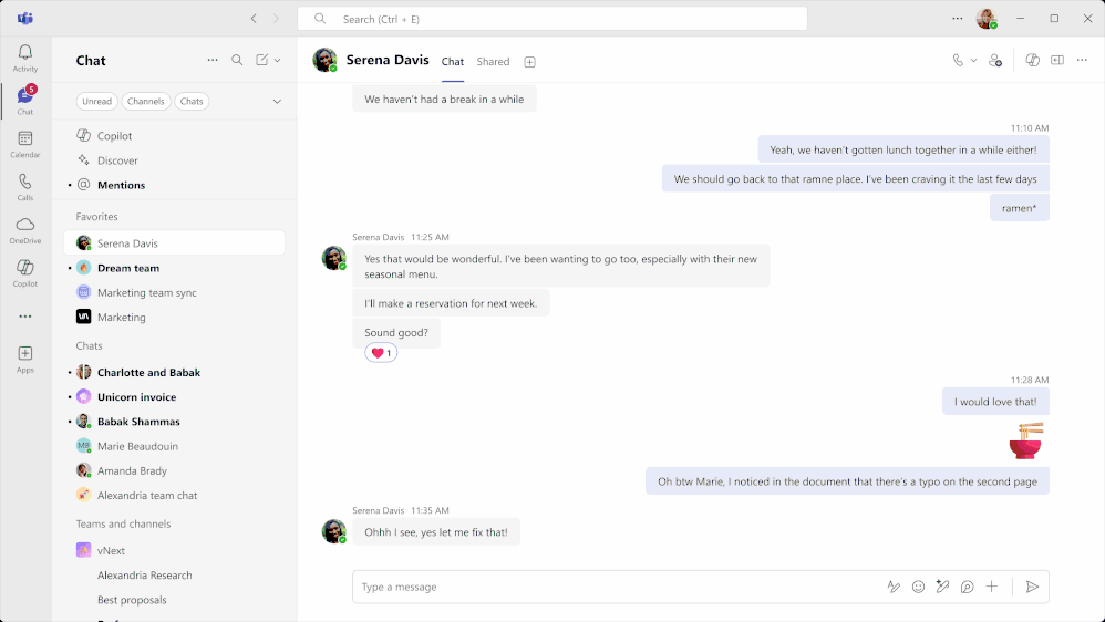 La finestra della chat di Teams, che mostra la ricerca con comandi simili a SQL