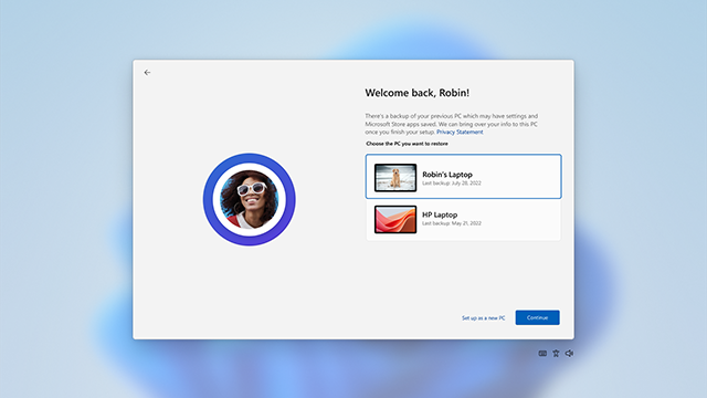 The OOBE screen asks the user to choose the PC from which they want to restore their preferences.