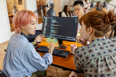 Microsoft Purview는 개발자들이 AI 앱과 에이전트 전반에 걸쳐 강력한 데이터 보안을 확보할 수 있도록 지원합니다