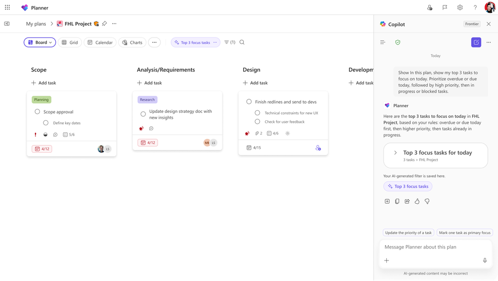 Una captura de pantalla de Planner for the web muestra un plan en vista de tablero con el panel de chat del Agente de Planificadores abierto a la derecha, incluyendo una sugerencia de usuario y una respuesta del Agente de Planificadores.