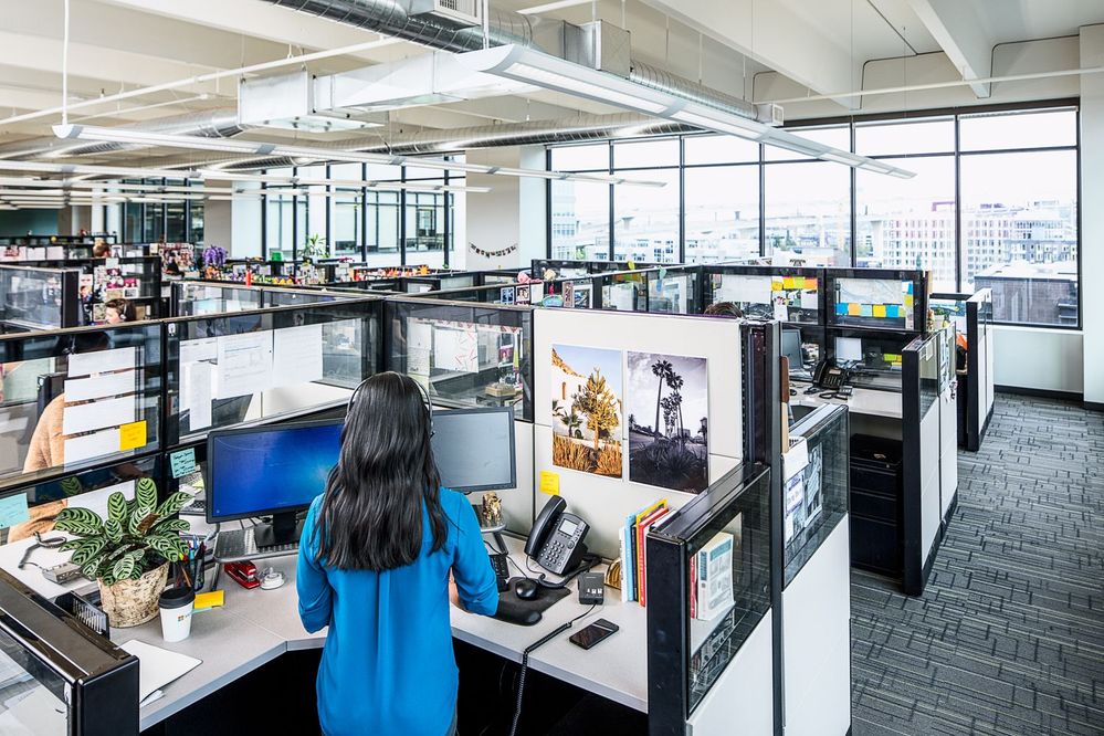 CLO17_callCenter_002.jpg