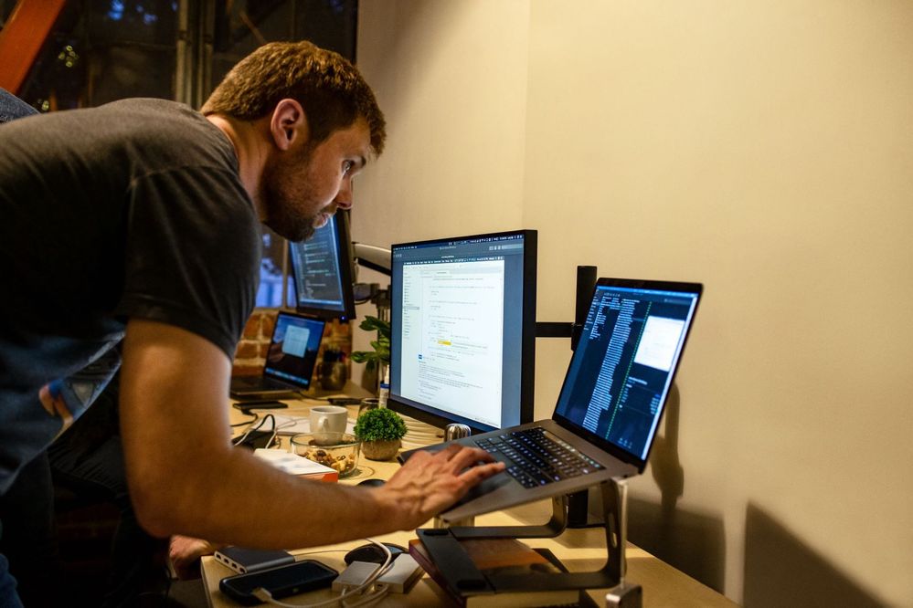 CLO20b_Garrett_office_003 (1).jpg