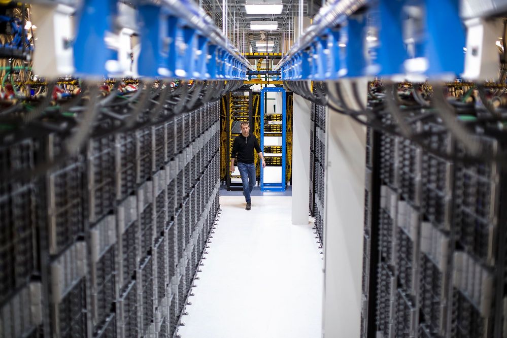 MSC17_dataCenter_052.jpg