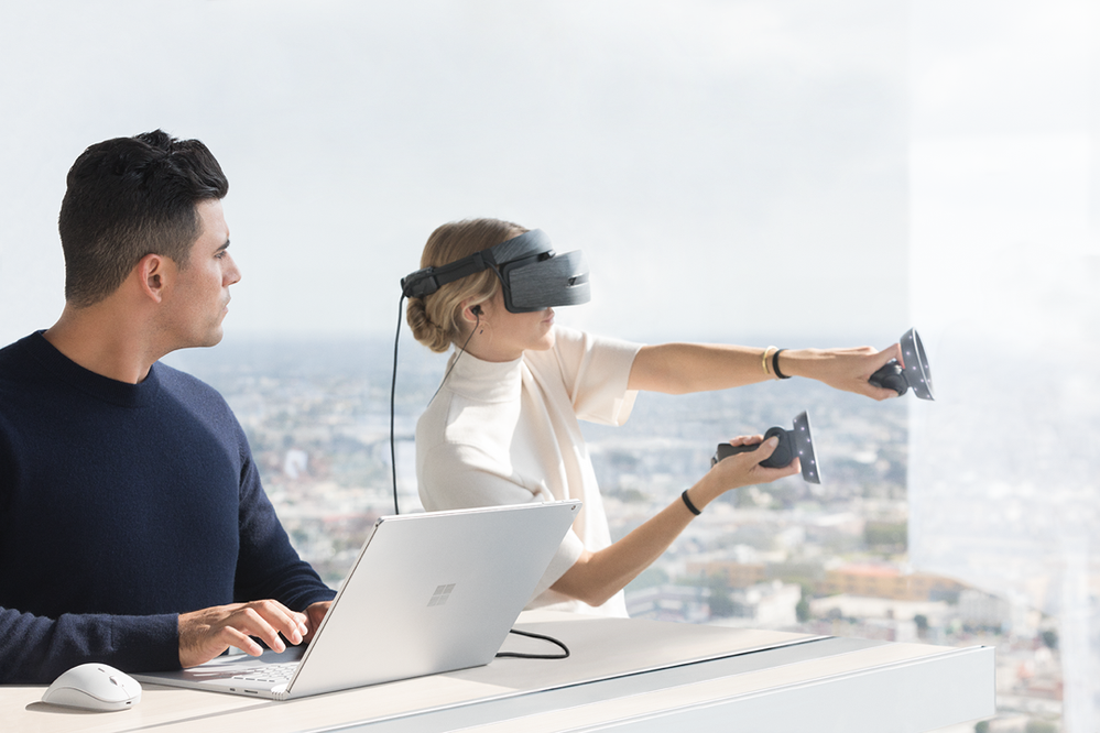 MSSurface_MixedReality_Steelcase8_Lifestyle_RGB_FY18.png