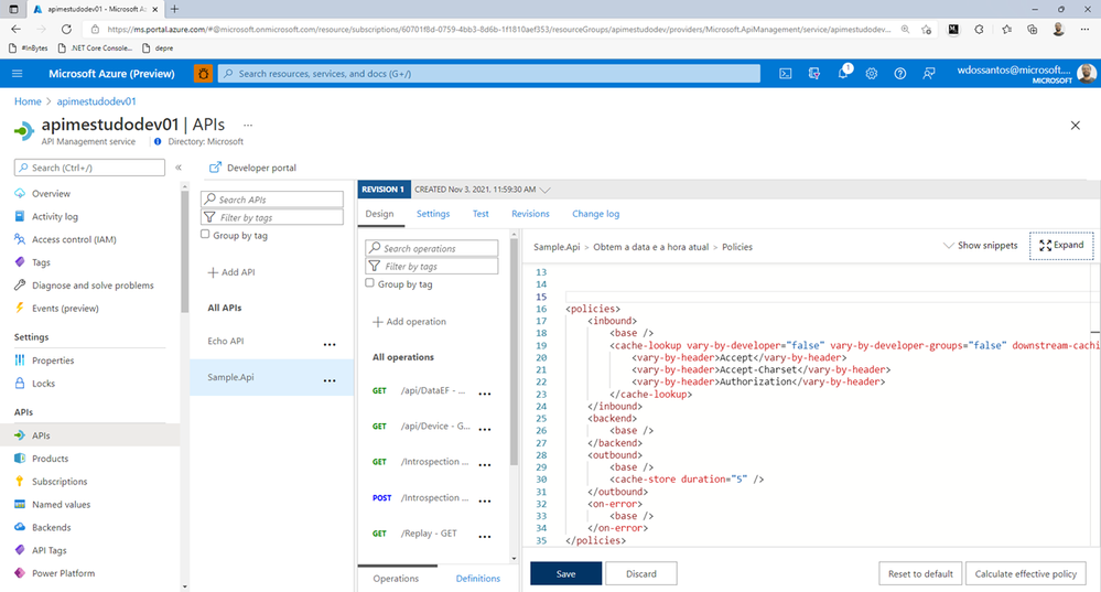 Portal do Azure mostrando a area de trabalho de um pipeline com uma politica aberta em modo de código