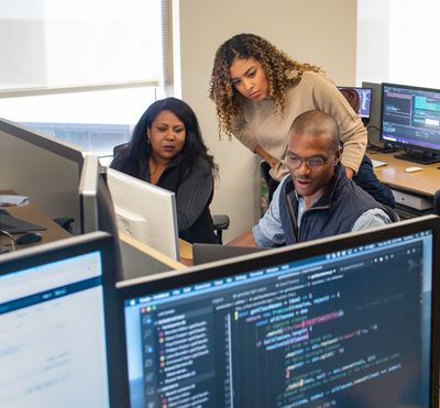 CLO20b_Madeline_team_office_003 (2).jpg