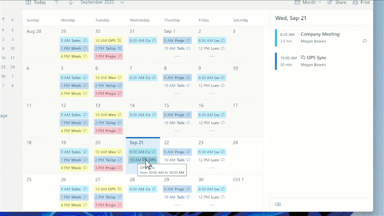 An animated image demonstrating how to access the meeting chat directly from a calendar event in Outlook for the web without joining the meeting.