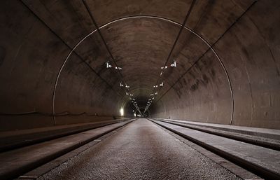 tunnel-1845046_1280.jpg